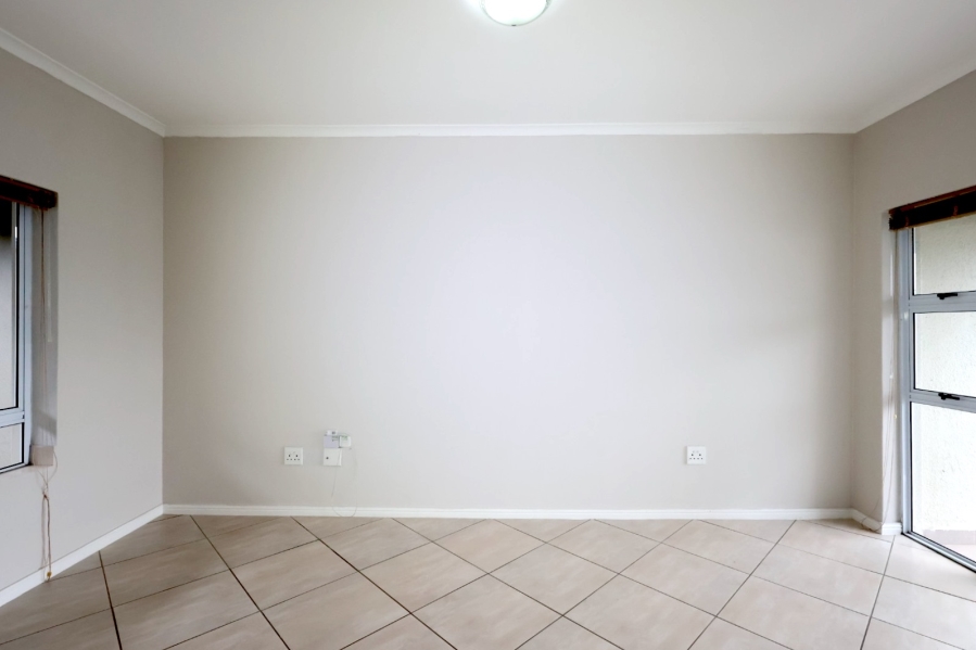 To Let 2 Bedroom Property for Rent in Buh Rein Estate Western Cape